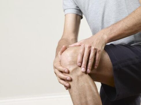 Which doctor will contact the treatment of pain by articulation of the knee joint