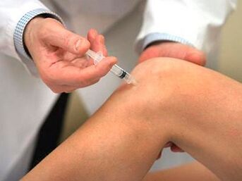 injection into the knee joint with arthropathy